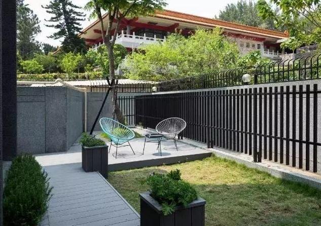 不到50平小房，变两层小别墅，将床架在半空中，瞬间多出间房