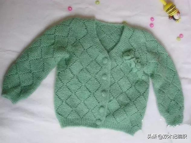 v领开衫儿童毛衣上往下编织图解,儿童开衫毛衣v领从上往下编织法