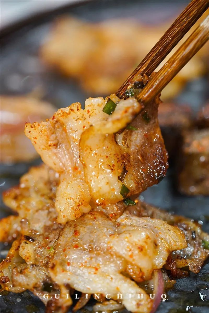 被安利了3年的长沙网红烤肉店,这回在桂林终于吃上了