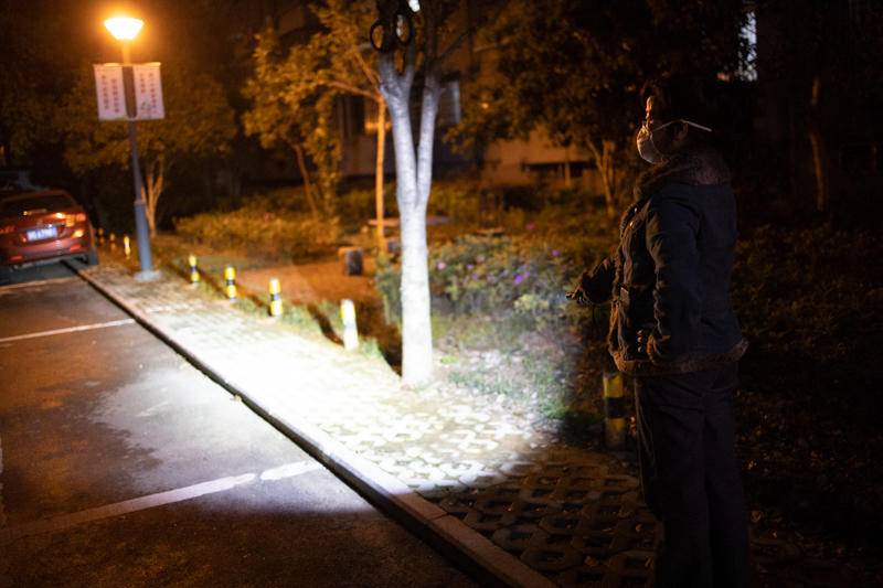 强光手电用18650电池充电器,家用充电锂电手电筒大全