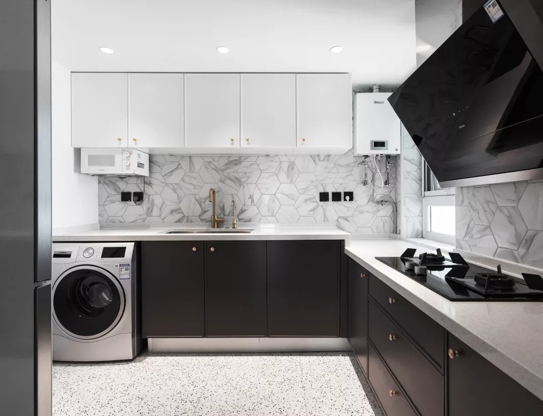 在家具尺寸上，设计师朋友一步到位，现在住起来太“爽”了