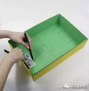 球迷爸爸靠指偶游戏带娃,手工制作的指偶乐趣多