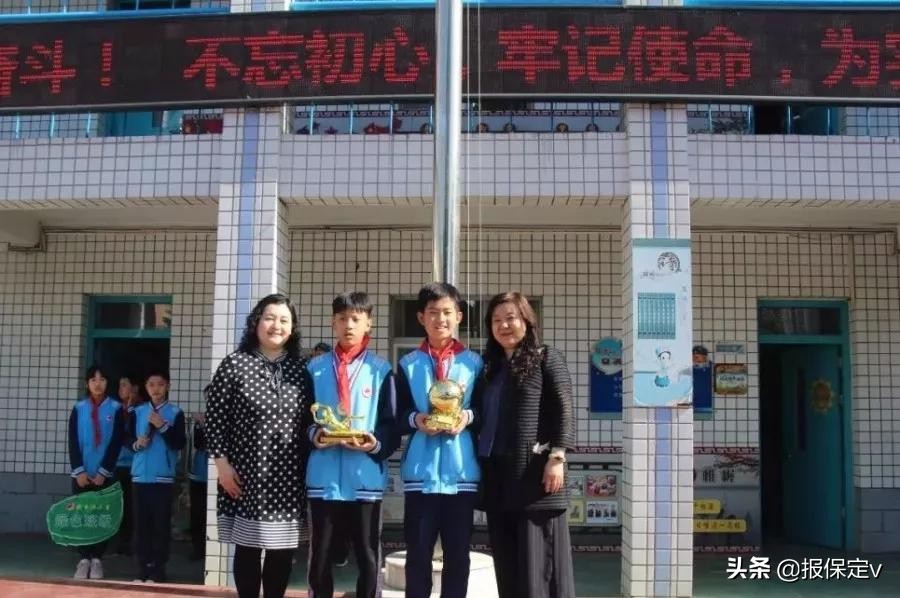 驰骋足球赛场,新市场小学春季足球联赛