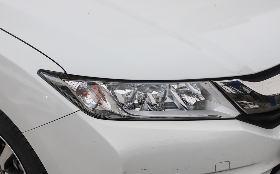 飞度8万左右,新车指导价85800的18款飞度