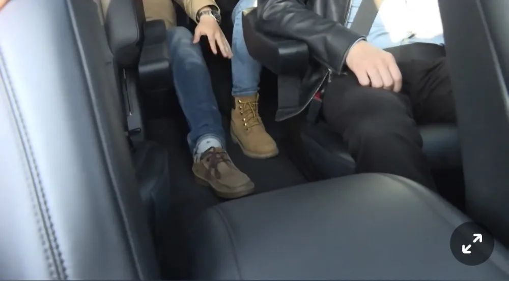 福特探险者2023北美销量,探险者昆仑巅峰版跟北美同步吗