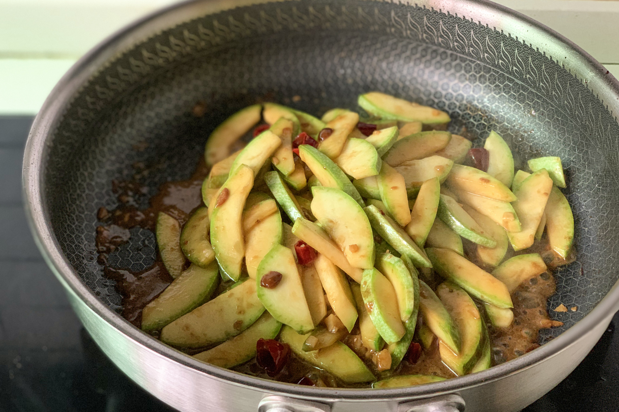 冬天的瓜和啥菜一起炒才好吃,西葫芦瓜怎么做好吃又下饭呢