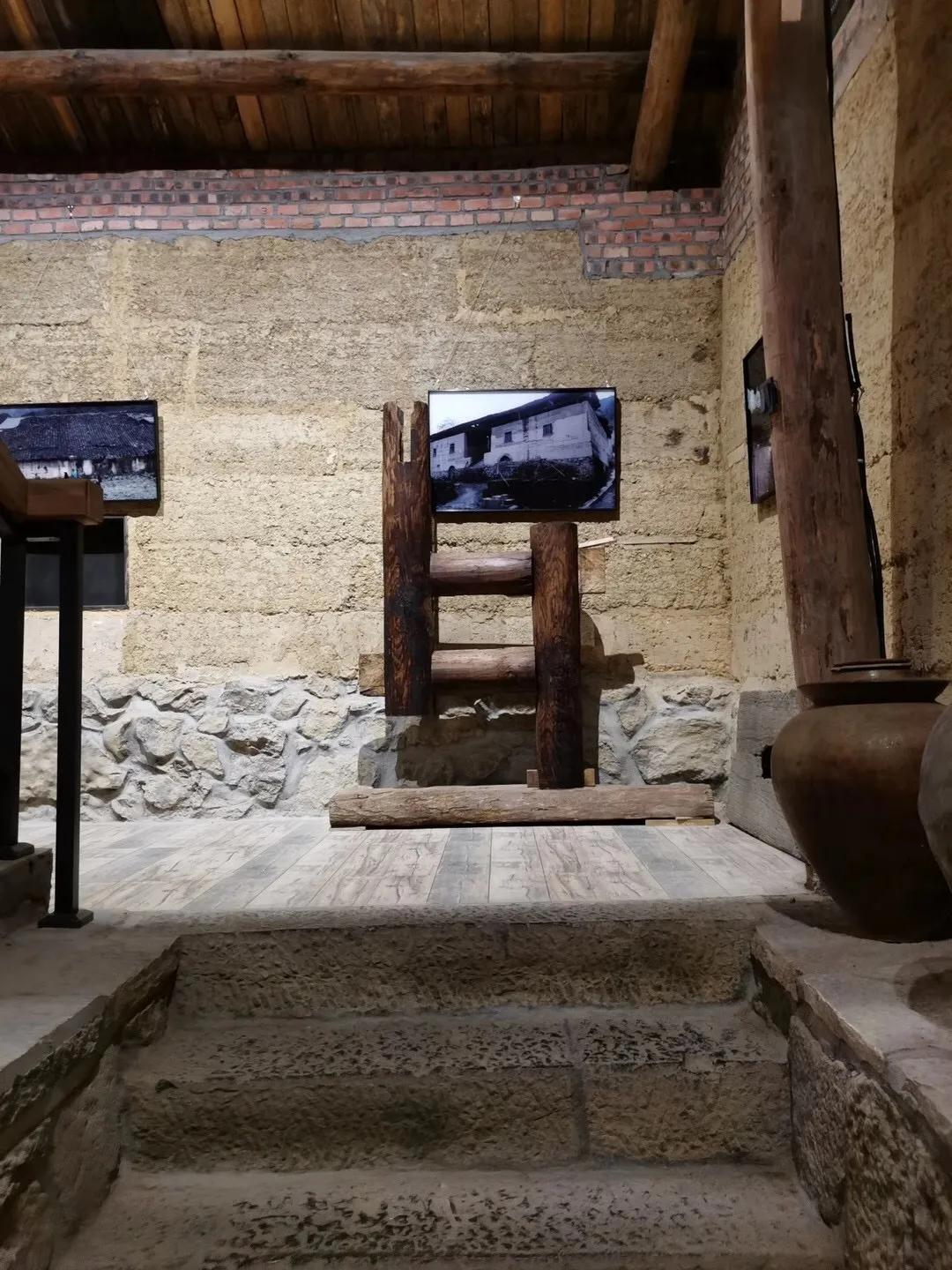 娲睙鑹烘湳璁哄潧,娲睙鏍囧織璁捐