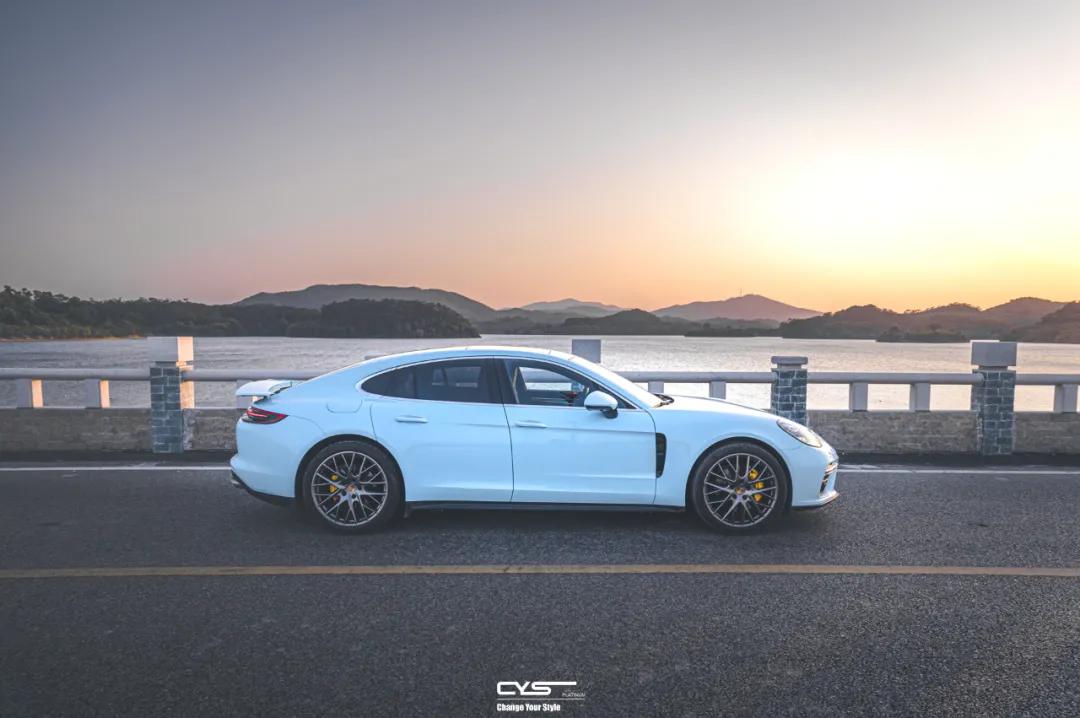 2021潘通pantone流行色,pantone潘通发布2021流行色