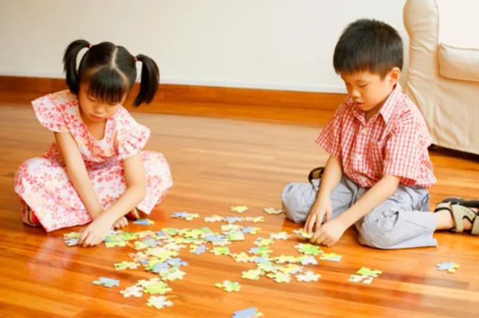 什么玩具对小孩子大脑发育好,孩子越玩越聪明的3种玩具