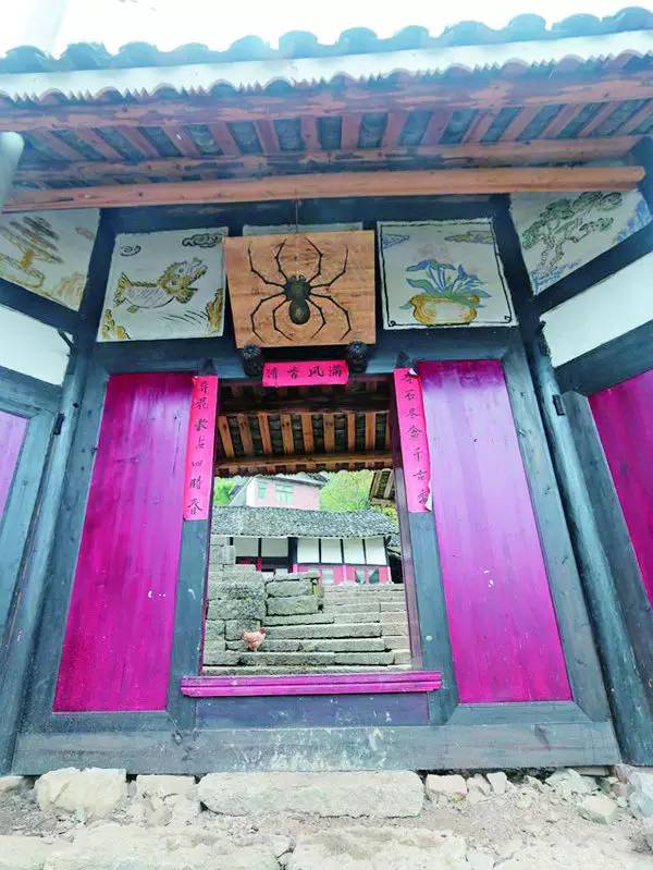 贵州用镰刀剃头的原始部落,偷南瓜是在哪里