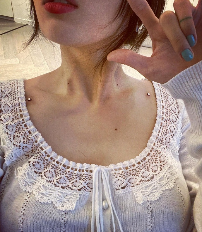 泫雅特写,泫雅锁骨照片