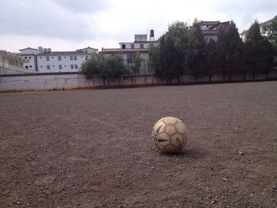 十年来足球史上十大经典时刻,盘点民间足球大神脚法惊艳瞬间