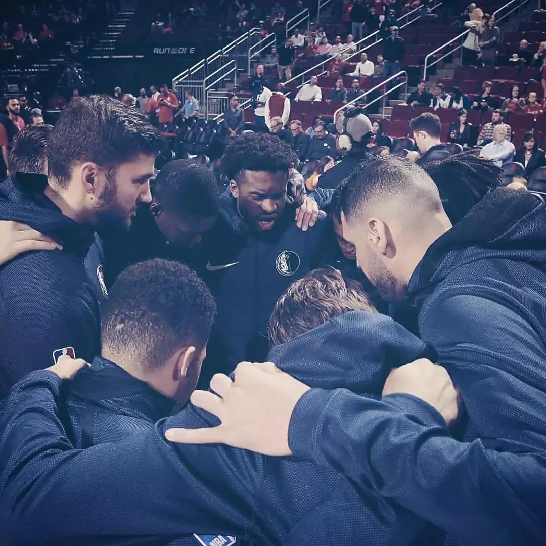 小库里对飙老司机接班人！没想到今天的MVP却是德鲁大叔