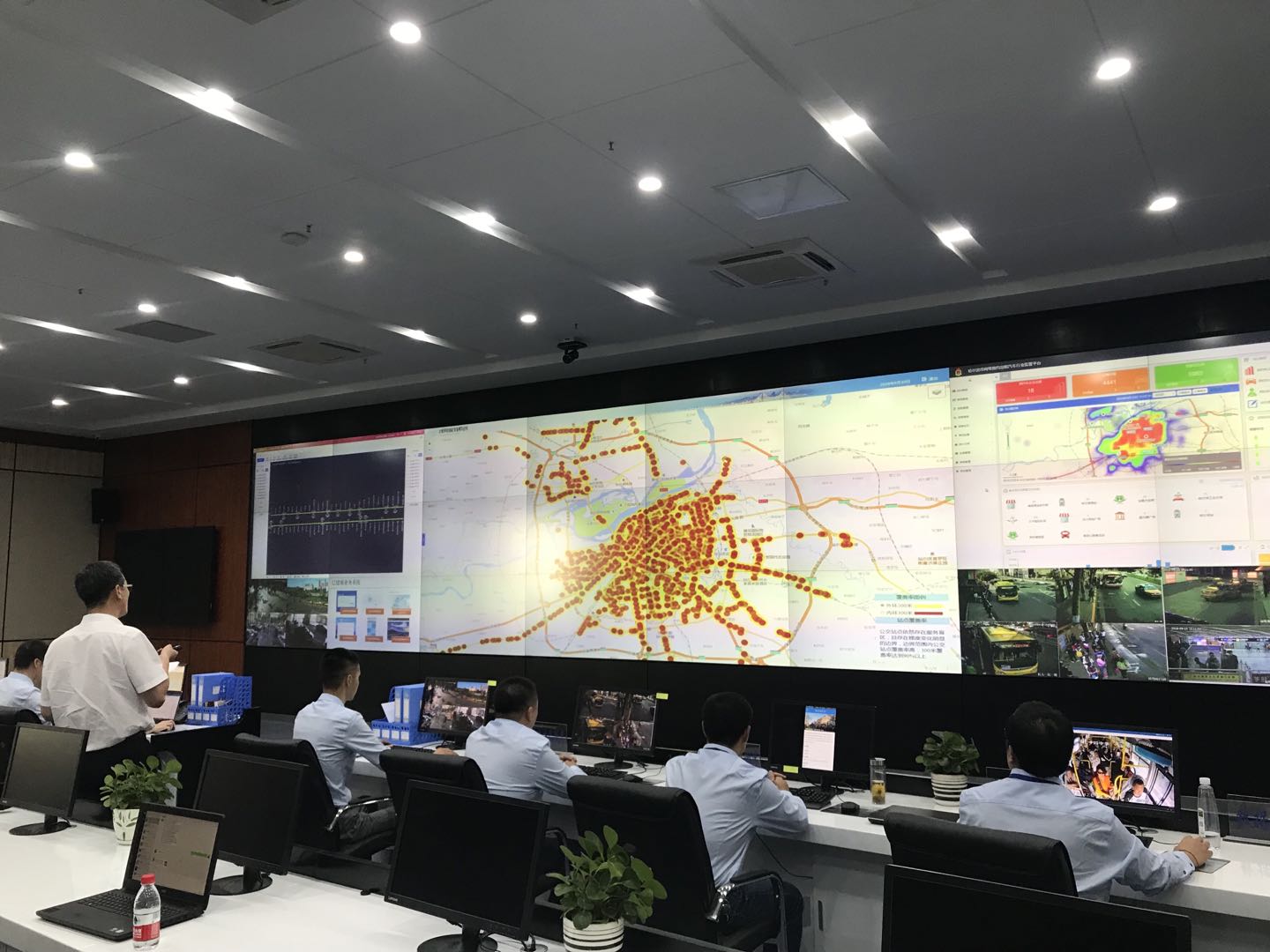 智慧公交可视化,智慧交通运营监测指挥调度系统