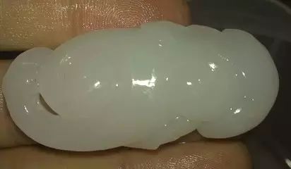 和田玉知识什么是水线,你知道和田玉的油性是怎么来的吗