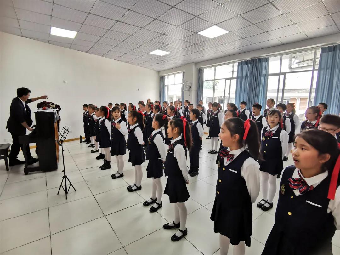 都江堰市中小学生合唱节,唱支山歌给党听儿歌歌词