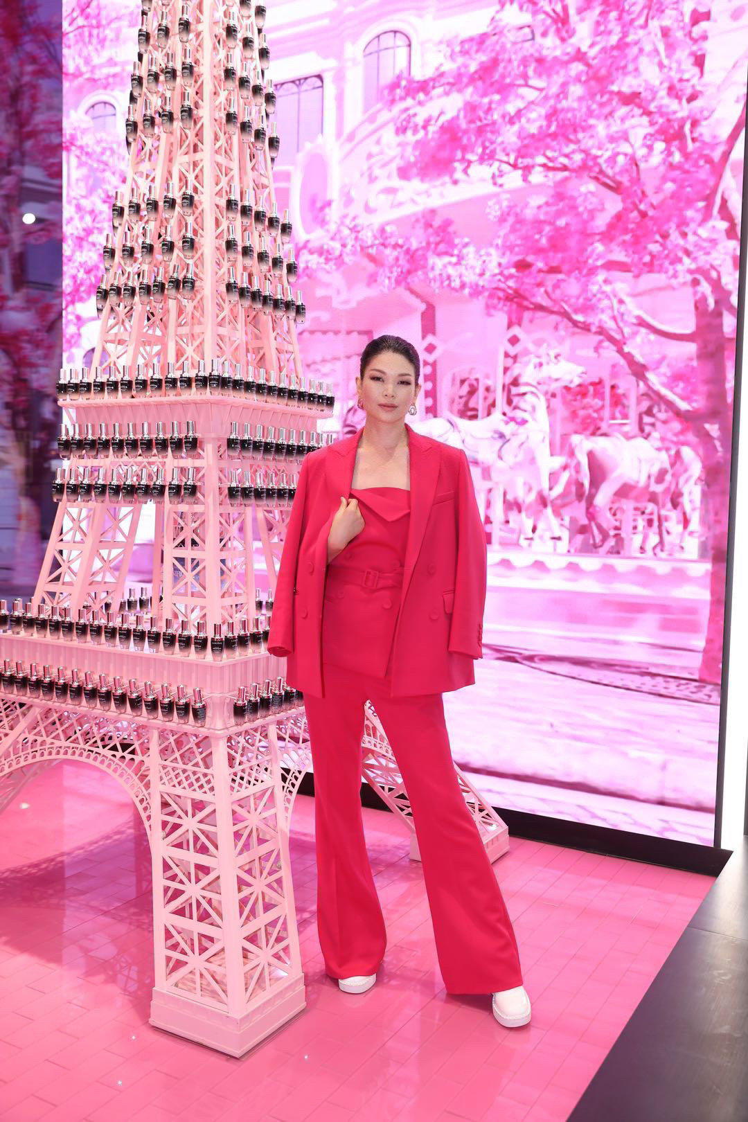 吕燕被说丑,吕燕穿搭