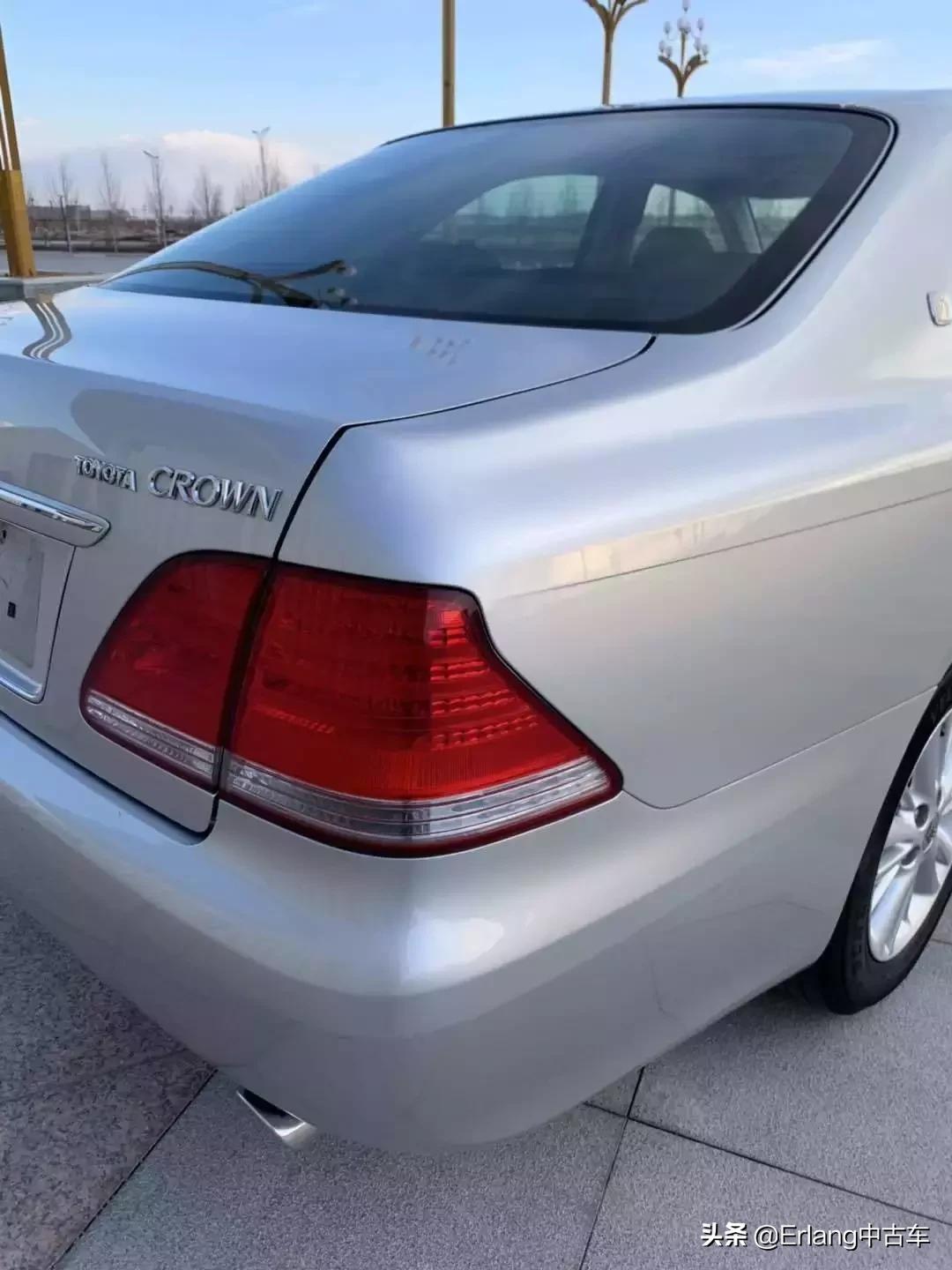 情怀皇冠最经典的12代,全新十六代丰田皇冠