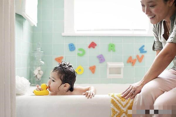 四岁女宝宝小便喊疼,3岁女宝宝一直喊屁疼怎么缓解