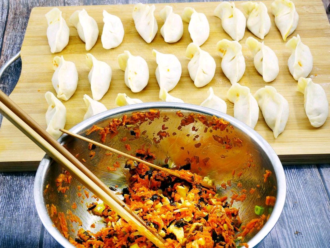 饺子馅调的太稀了可以放点泡面吗,白菜饺子馅太稀了有什么补救办法