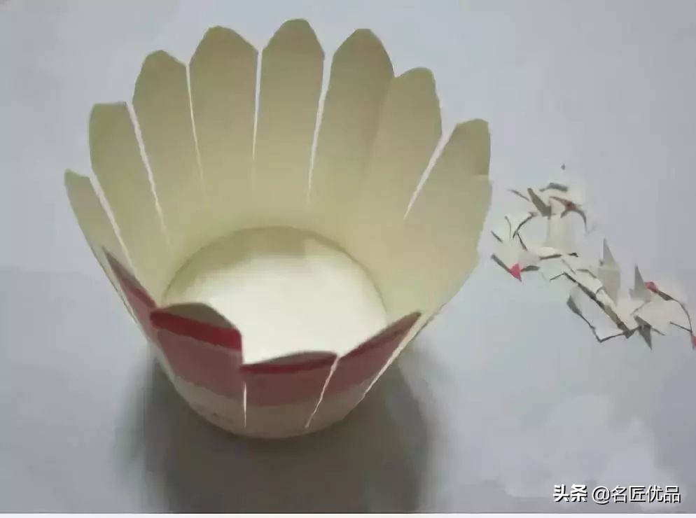 猪年手工制作纸灯笼,大红灯笼手工制作简约过年