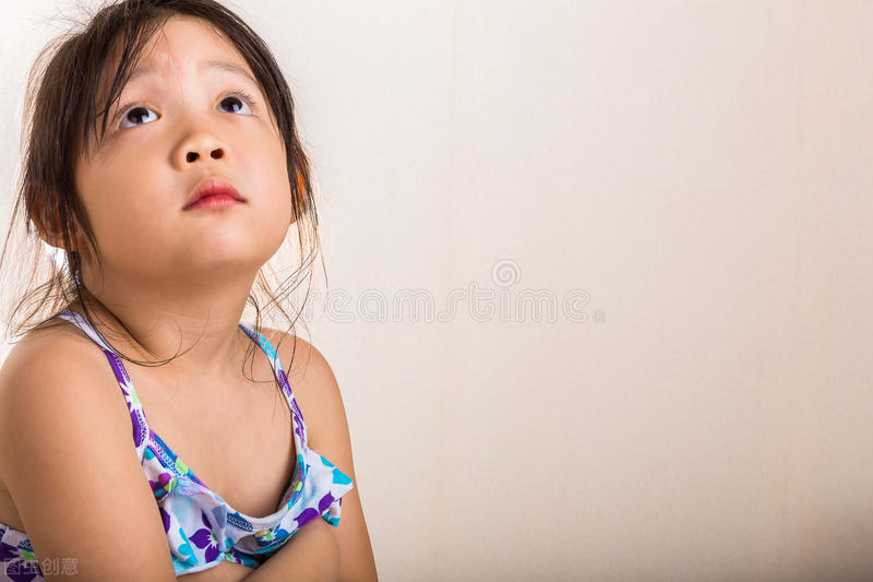 敌对20年后，她发现母亲只是个可怜人：被父母伤害不原谅也是和解