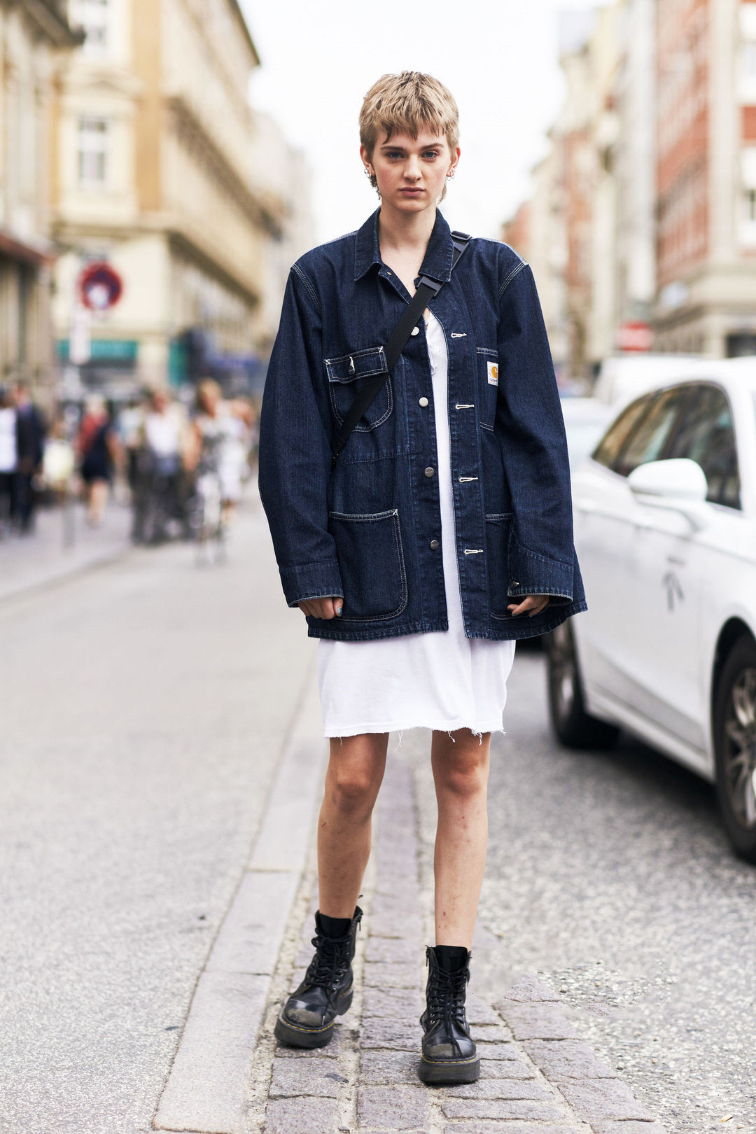 靴子夏季穿搭马丁靴,适合夏天穿的女靴马丁靴