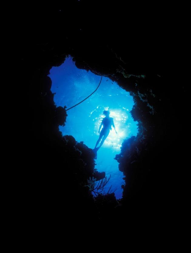 洞穴潜水视频打捞全过程,洞穴潜水的真实感受