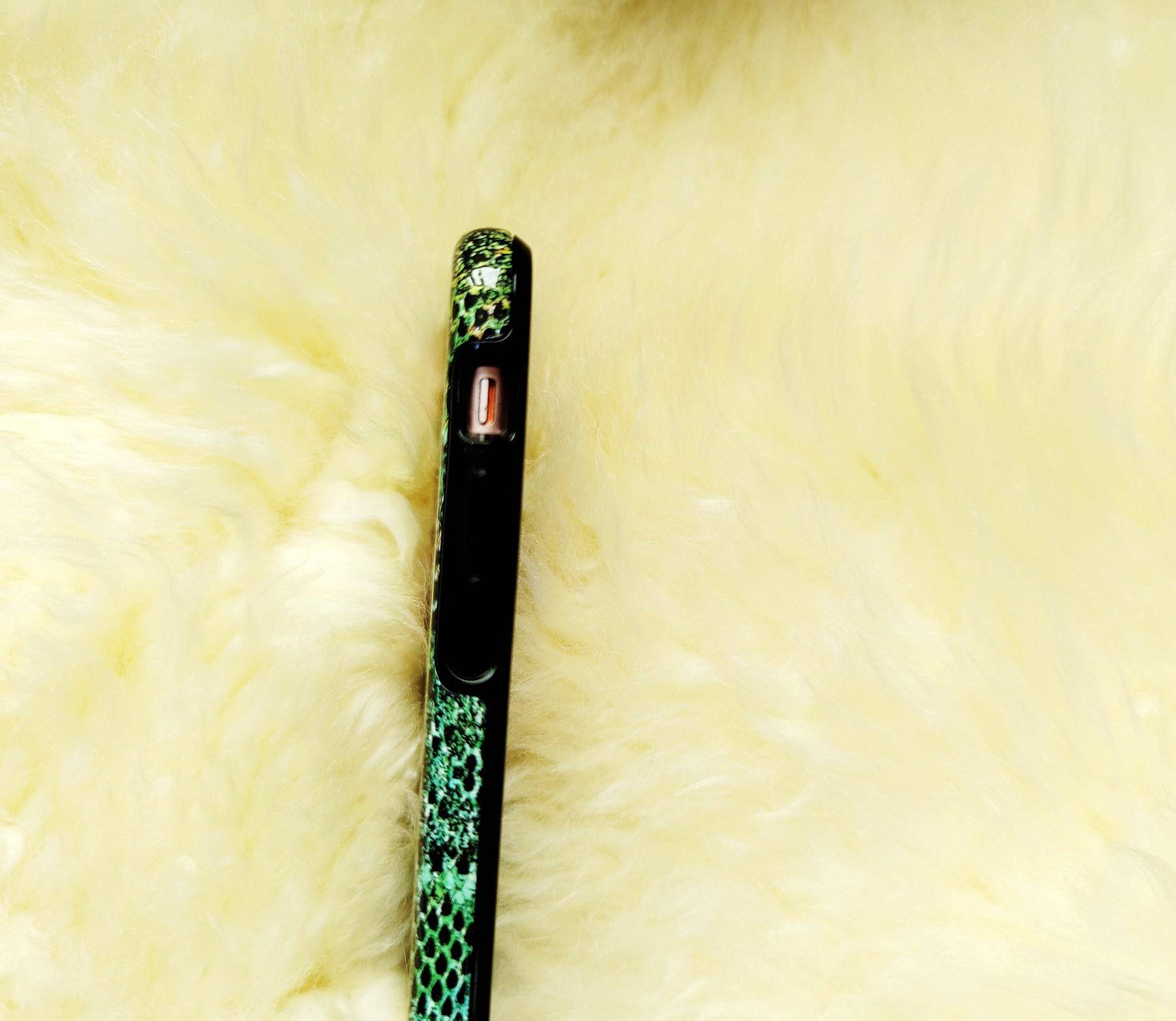 richmondfinch苹果xsmax手机壳,换一张新的手机壳