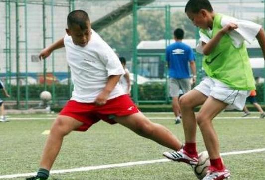 足球神童米卢,米卢夸赞中国足球神童