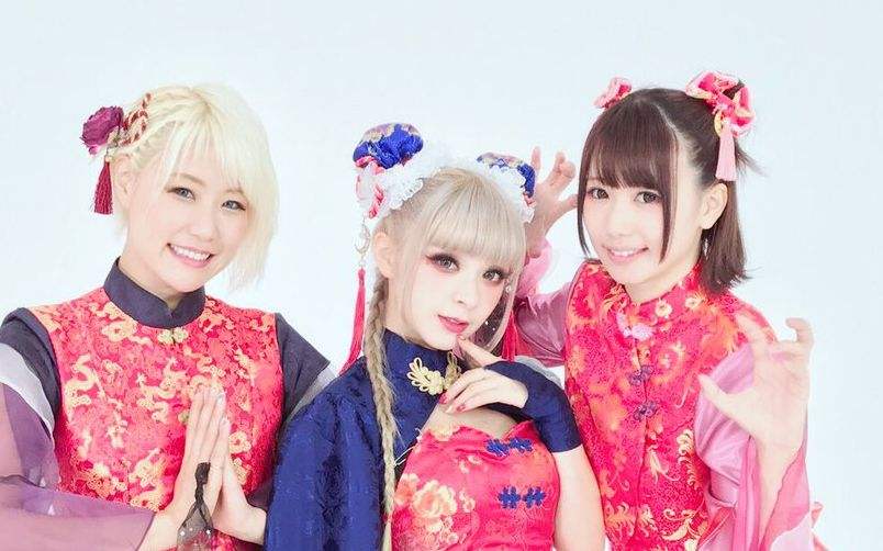 和桃源恋歌极乐净土差不多的歌,桃源恋歌和极乐净土三大神曲