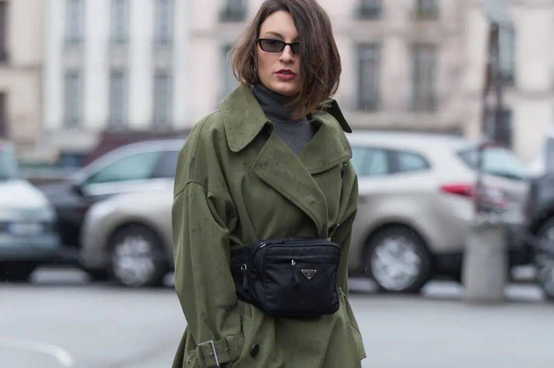 今年特别流行尼龙包 (今年流行的尼龙包包)