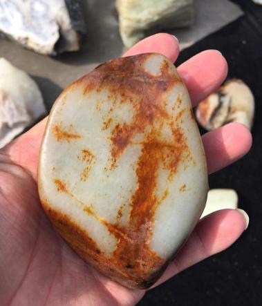 籽料有必要买青色吗,籽料买原石还是雕件