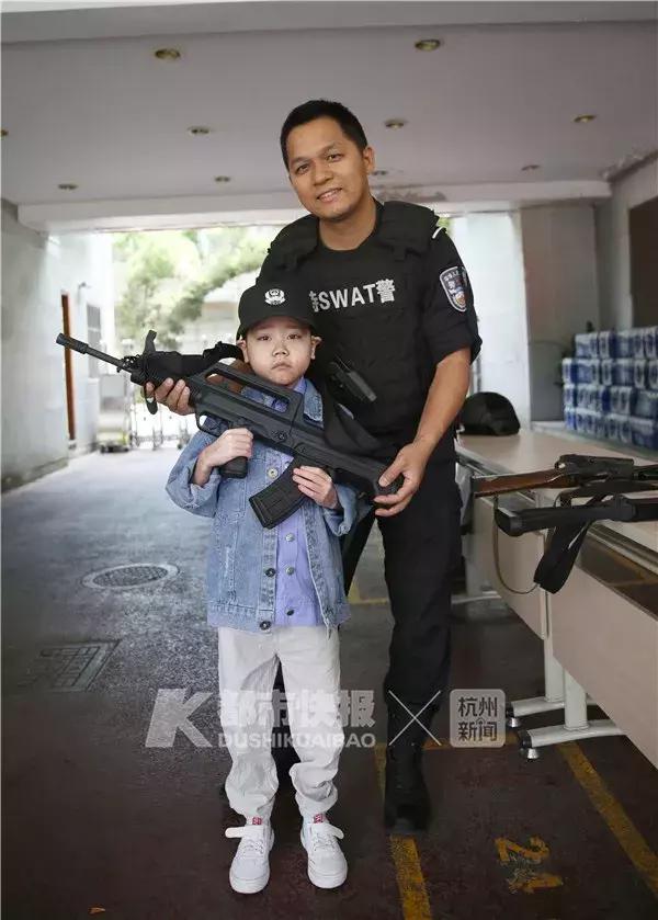 长大后我也要当一名警察,我想当警察是我的梦想