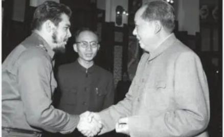 1976毛主席逝世后,世界百国举行吊唁,埃塞举行10万人*行游**