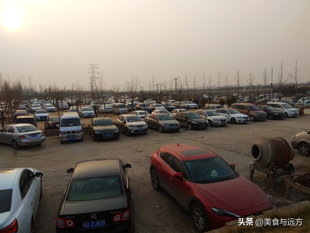 渭河岸边的民俗村，拆拆建建4年了，至今依然人气挺高