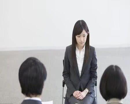 面试官：男上司追你，怎么办？90后女生一席话，让面试官刮目相看