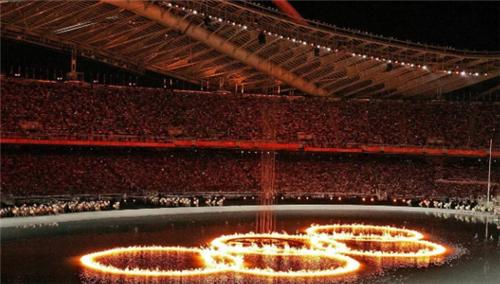 为了出个好成绩，他用皮鞭抽打运动员，最终被一发火箭弹结束性命