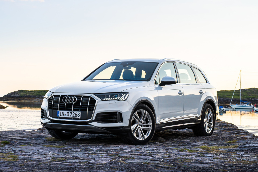 进口奥迪q7从60万降到30多万,奥迪q72022款55tfsi运动型落地价