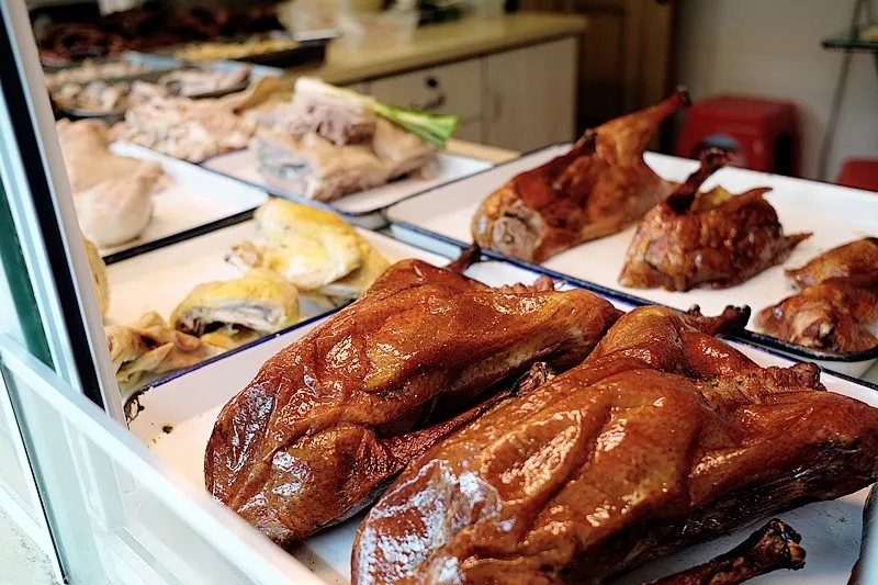 两百年呼童街，一百米烟火路，尝尝这里的美食吧