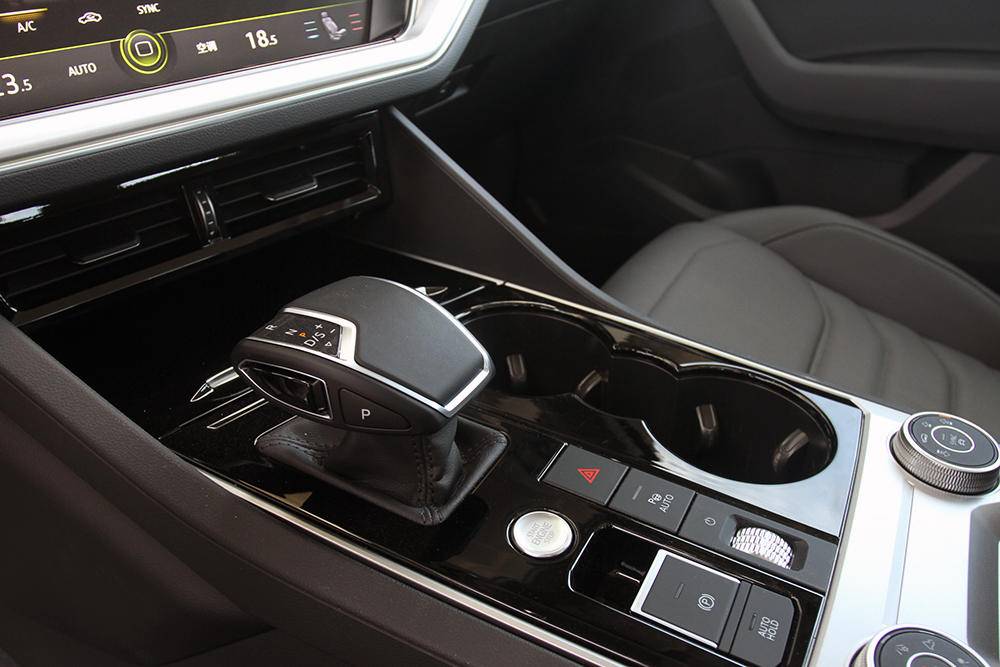 闯大漠骋戈壁，大众途锐不只低调更是实力派