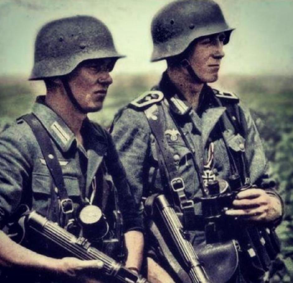 德军最后的救赎：杂牌德军护卫平民到覆灭，元首最后电报：它在哪