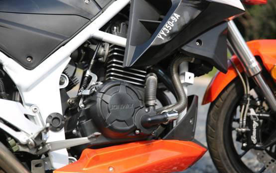 最有性价比的4缸街车,全新250四缸街车