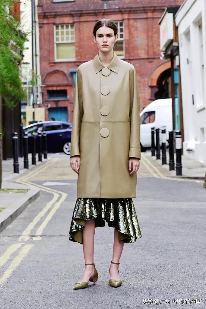 适合年轻人的职场穿搭,职场穿搭尽显干练大气