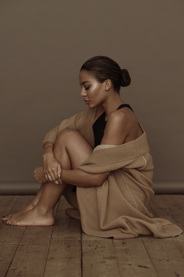 非洲巨富私生女嫁英国帅侯爵，却被婆婆嫌糟蹋400年血脉？