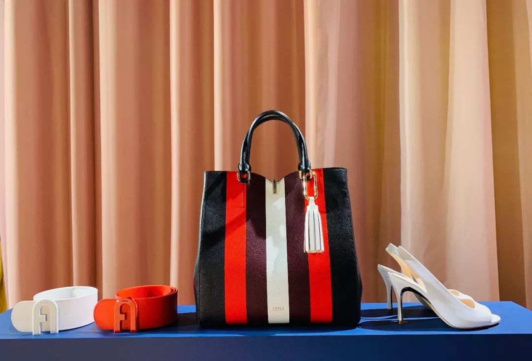 furla芙拉品牌定位,furla芙拉属于轻奢吗