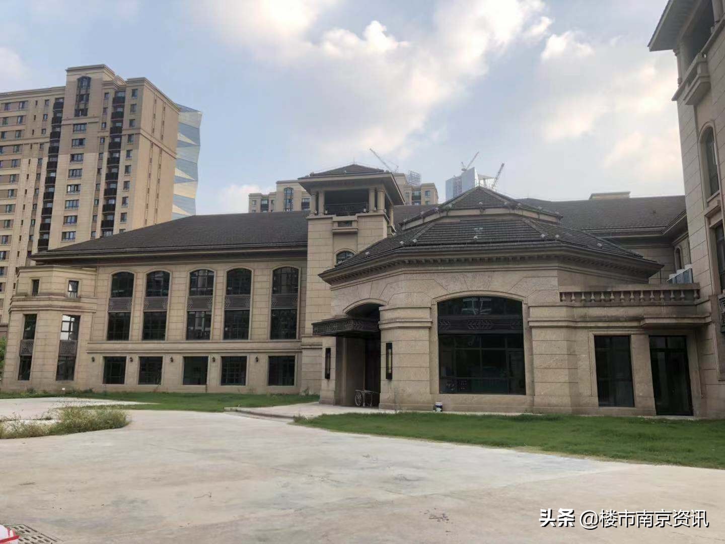 传华新城4.9万/㎡要开盘?华新丽华内部人士:工作重心不在住宅