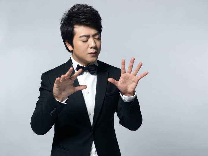 钢琴家郎朗知名度,钢琴大师郎朗是什么级别的人士呢