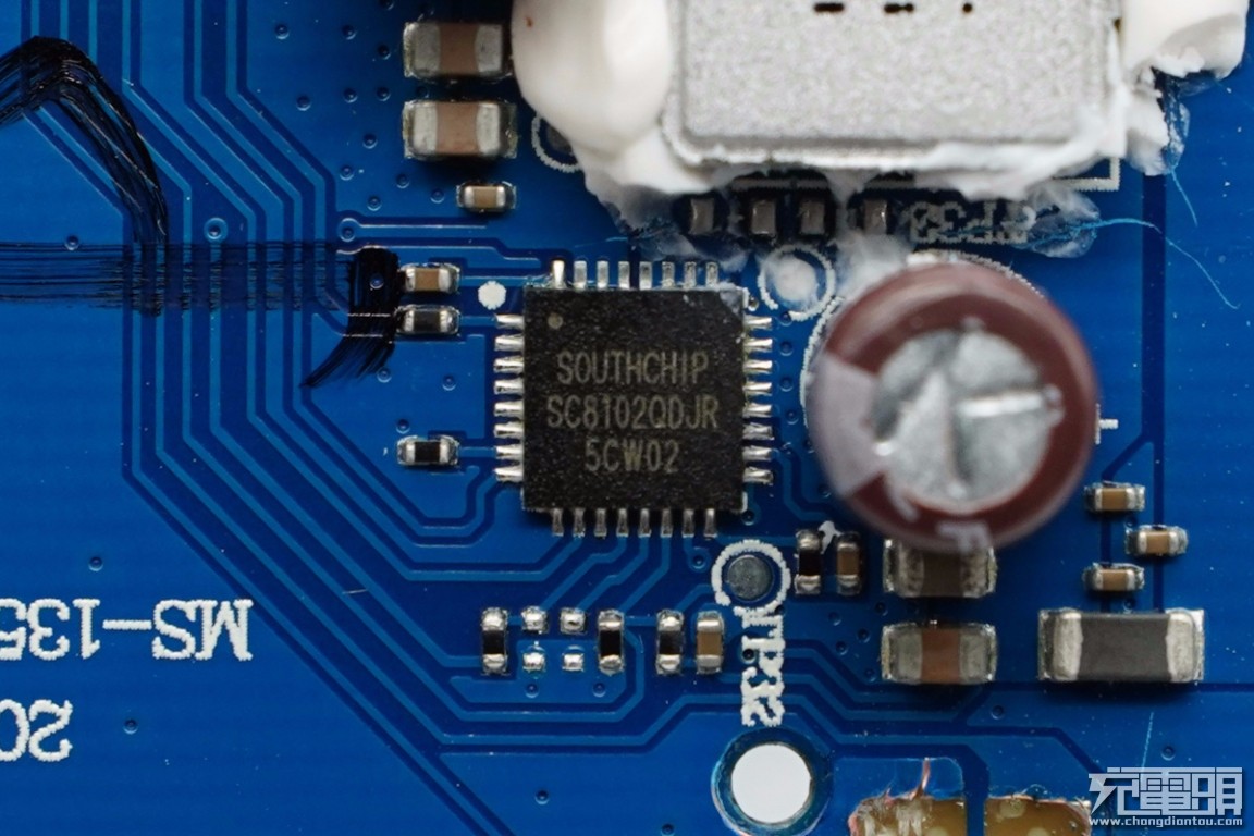 征拓20w快充拆解,征拓100w桌面充电器