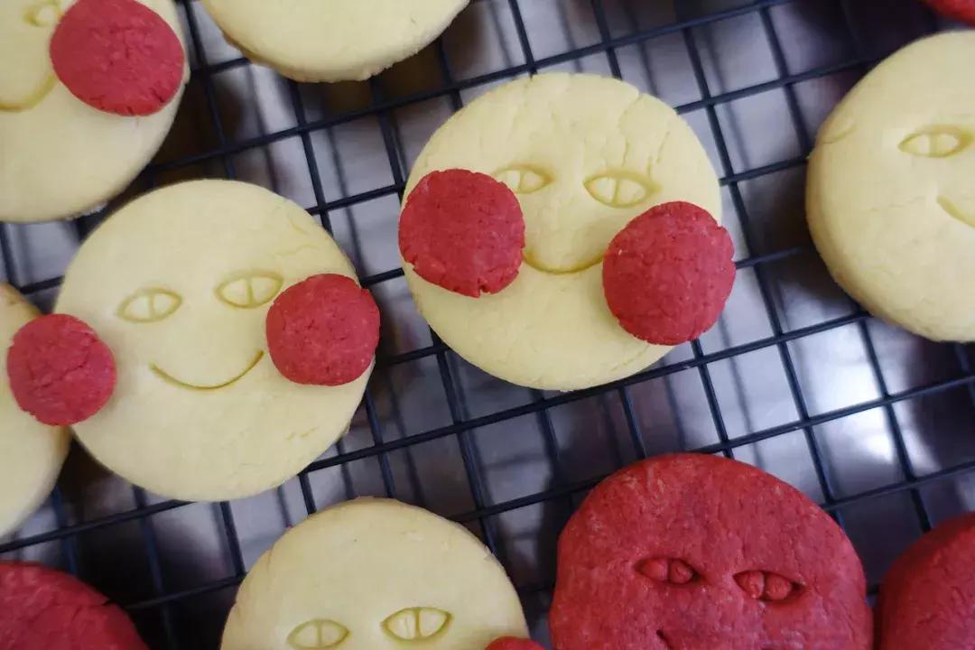 顺江路上有家店，那么小又那么显眼